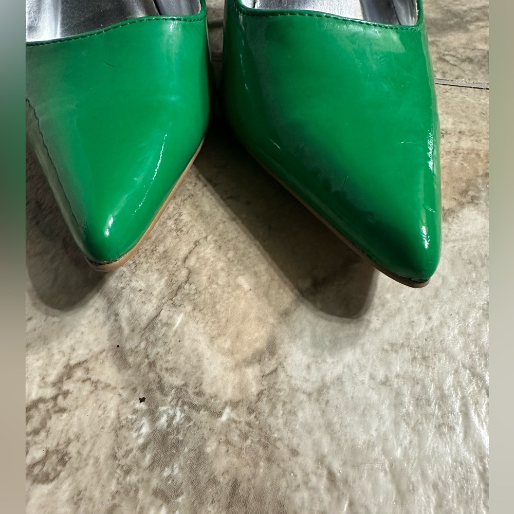 Pulse pointed toe ladies high heels are a size 6.5. - Picture 8 of 8